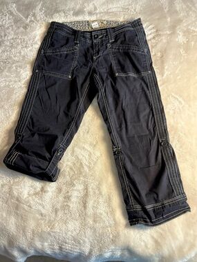 Aventura Black Cargo Capris with white Stitching. Size 6